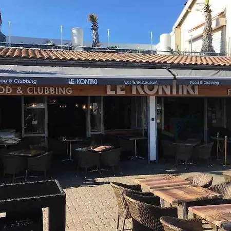 Lejlighed La De Robinson A 500m De La